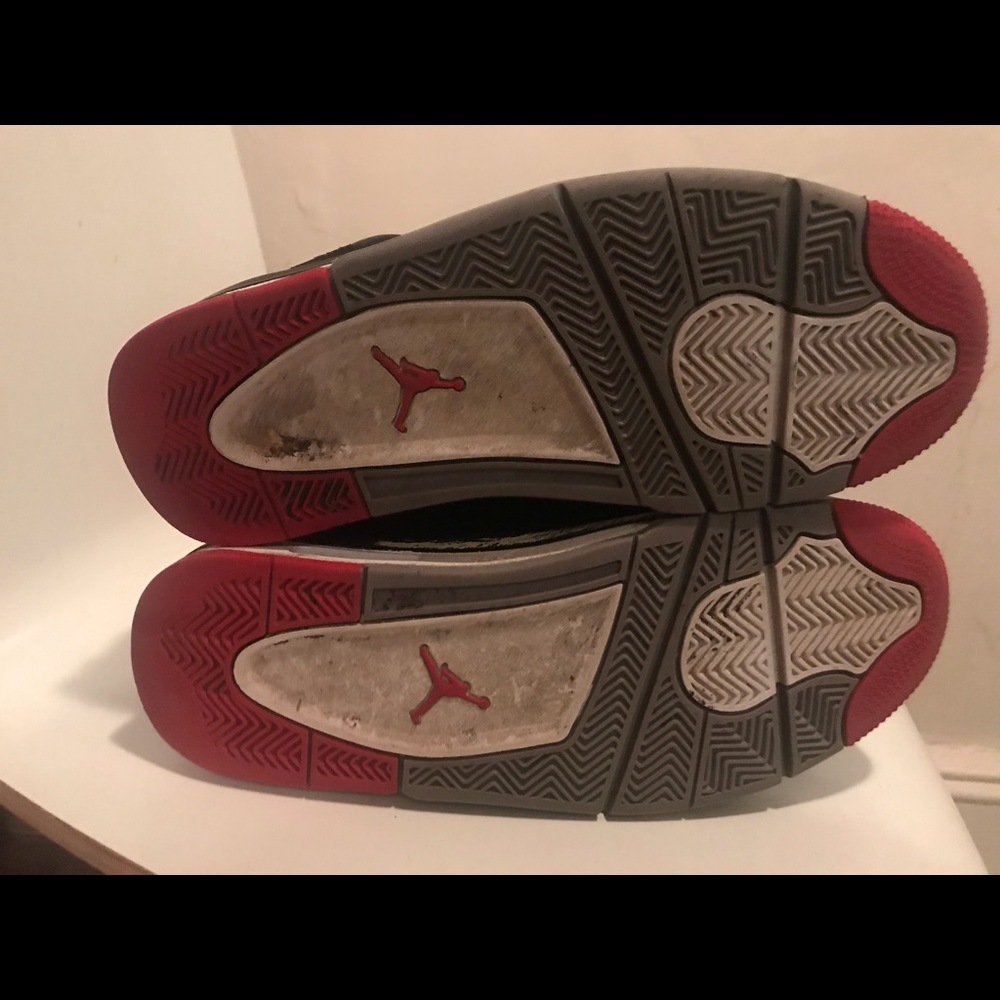 Jordan 4s - Picture 4 of 5